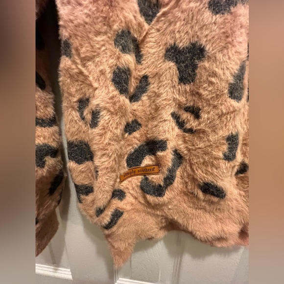 Simply Southern Women’s Fuzzy Leopard Print Crewneck Sweater Size XL Pullover - Picture 3 of 6